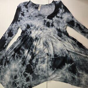 Zinna Long Sleeve Handkerchief Tie-Dye Top